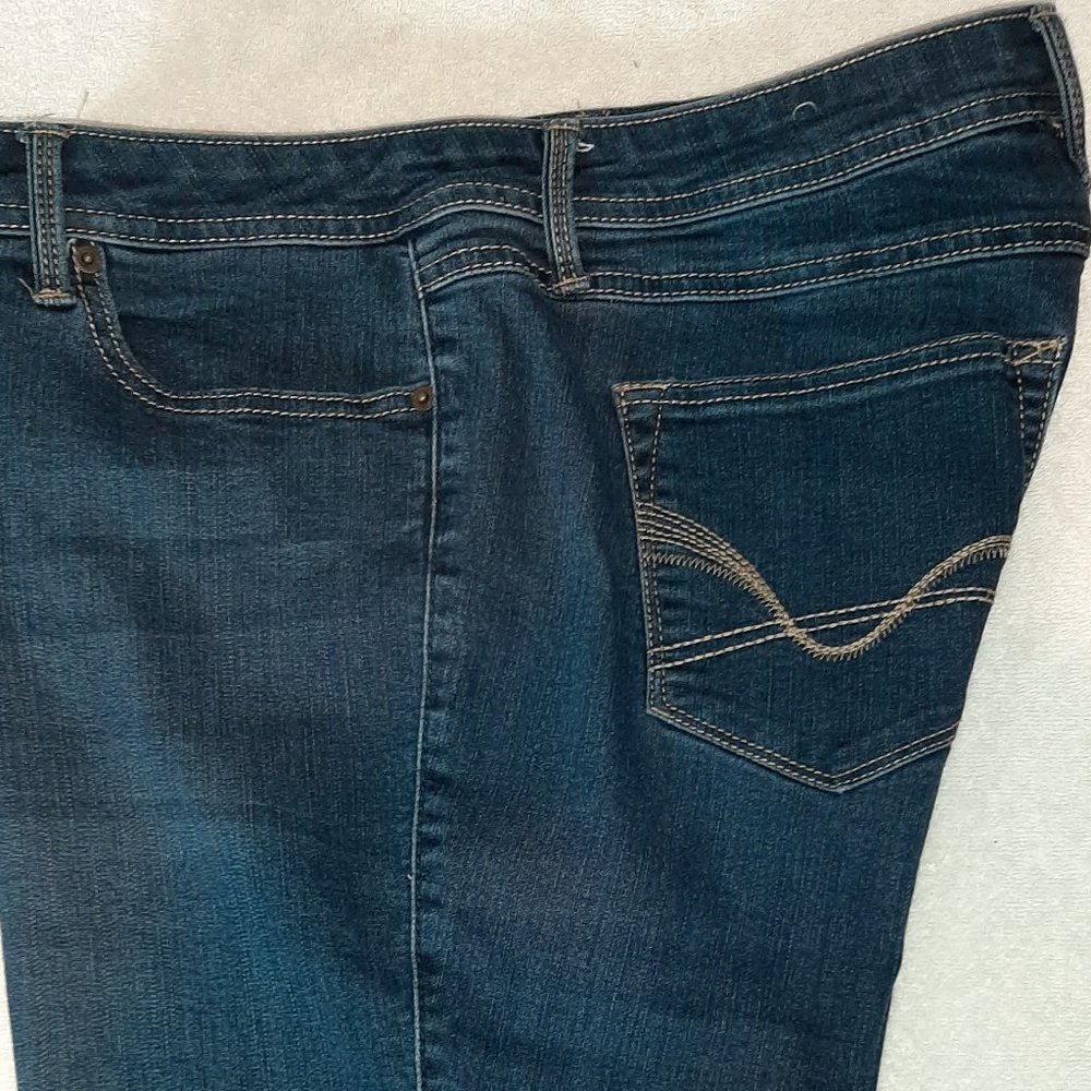 Ladies Denim Bermuda Shorts by Woman 62/ size 14 - Picture 7 of 11
